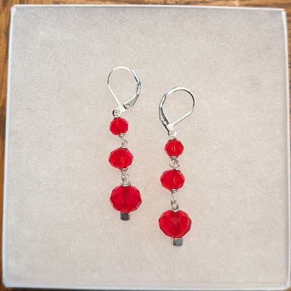 Hand Crafted sterling silver and glass beaded dangle earrings, red - Picture 3 of 3